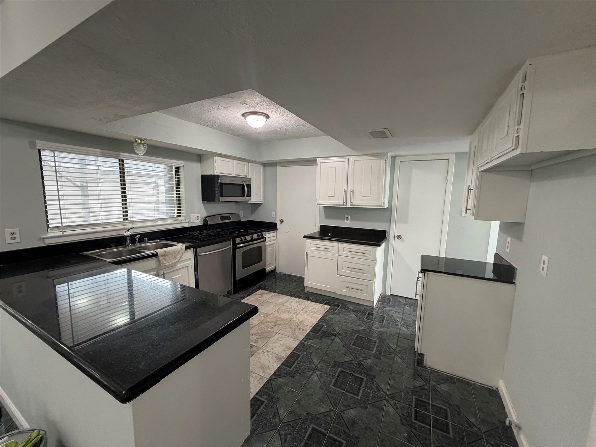 2611 W Greens Road, Houston, TX 77067 2611 W Greens Road, Houston, TX 77067