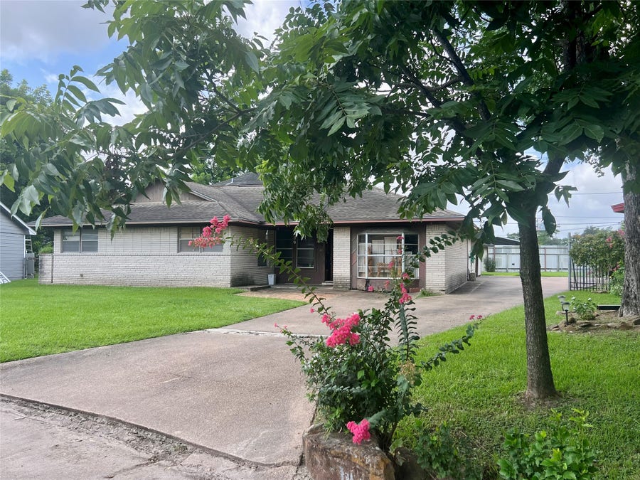 Property photo for 139 W Wellington Street, Houston, TX