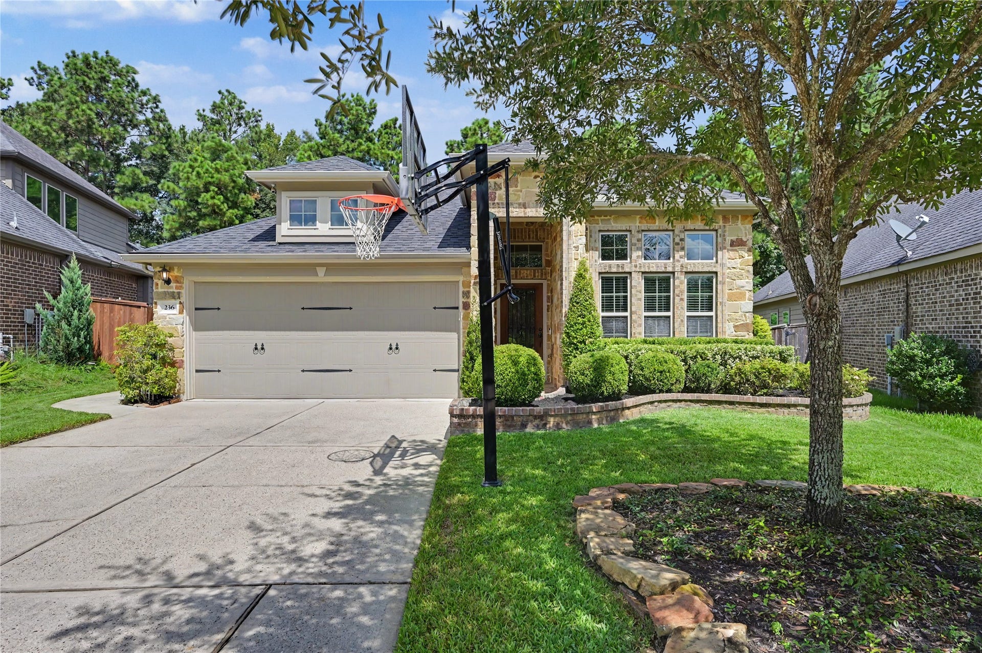 236 Clementine Court, Montgomery, TX 77316 Welcome to 236 Clementine!
