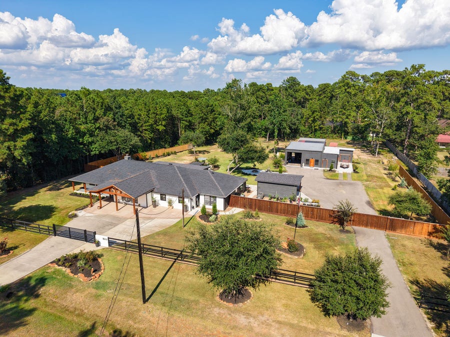 Property photo for 40418 Rolling Forest Drive, Magnolia, TX