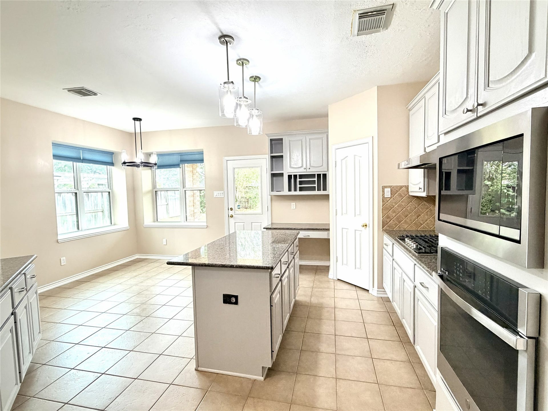 3043 Fallbrook Drive, Pearland, TX 77584 3043 Fallbrook Drive, Pearland, TX 77584