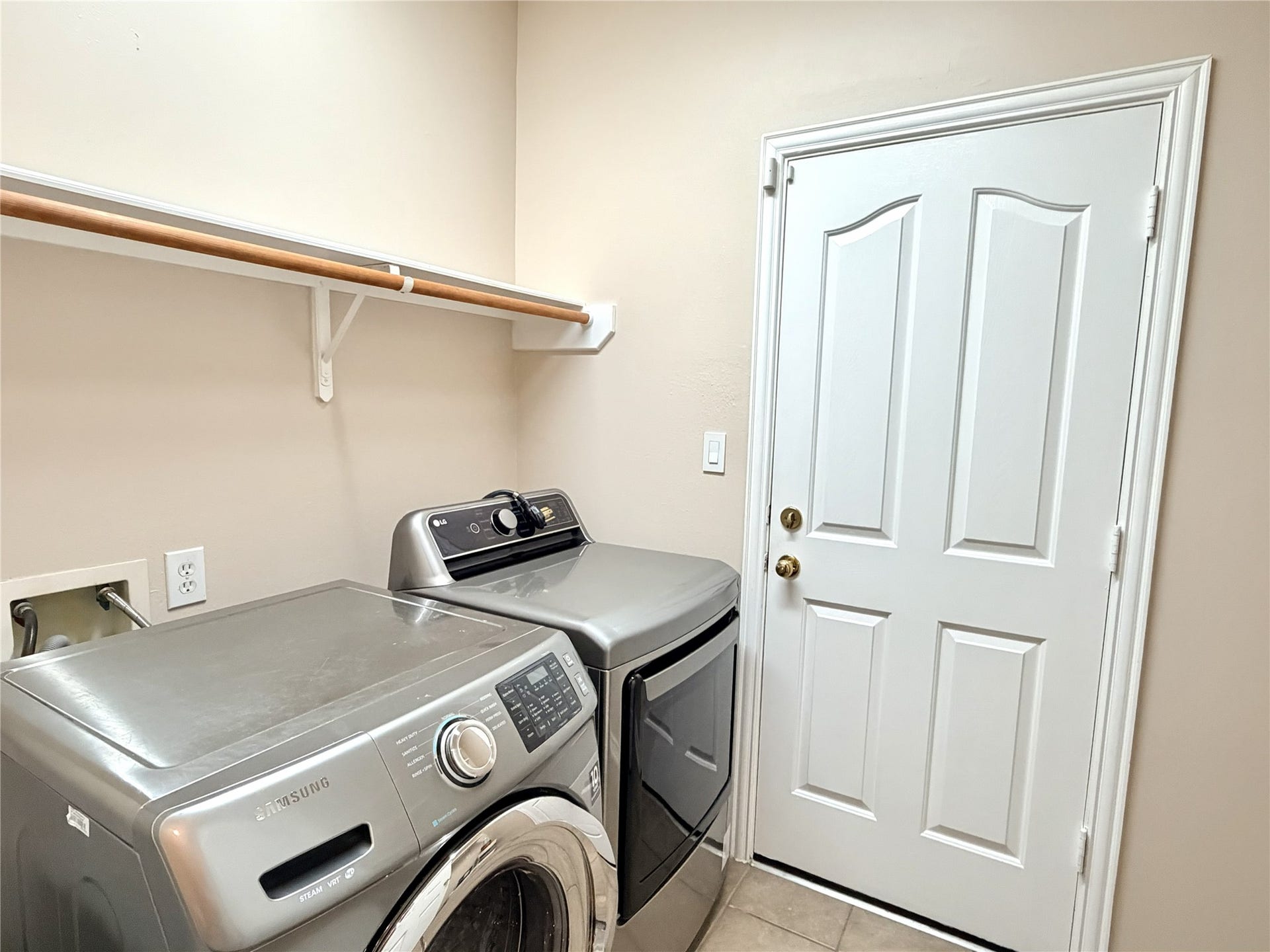 3043 Fallbrook Drive, Pearland, TX 77584 3043 Fallbrook Drive, Pearland, TX 77584