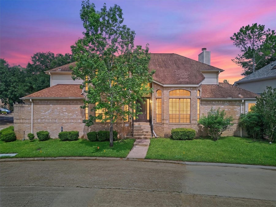 Property photo for 12929 Kingsbridge Lane, Houston, TX
