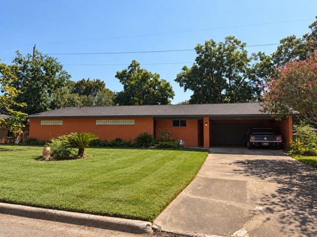 Property photo for 1903 Evergreen Lane, La Marque, TX
