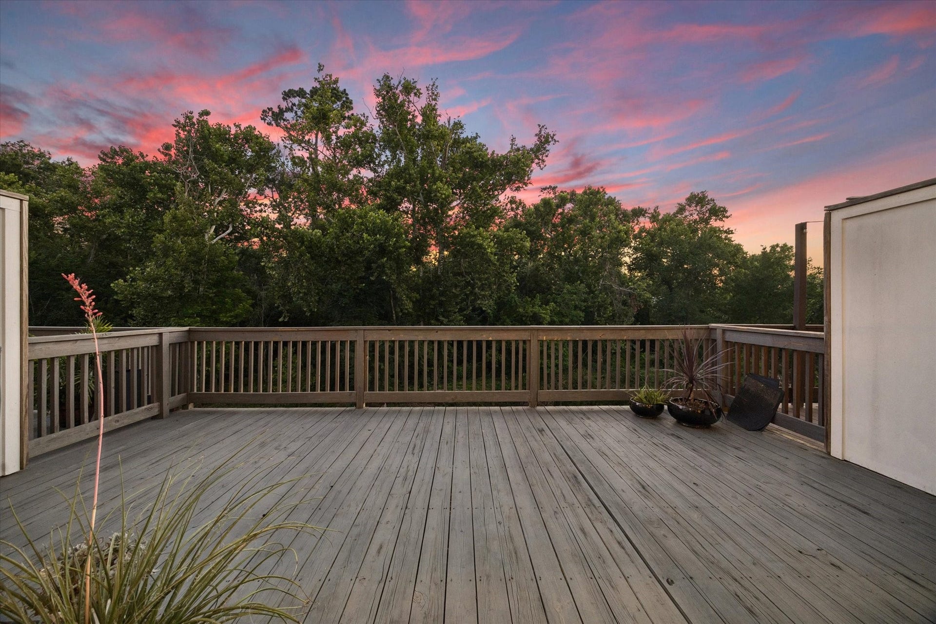 1907 W 25th Street, Houston, TX 77008 1907 W 25th Street, Houston, TX 77008