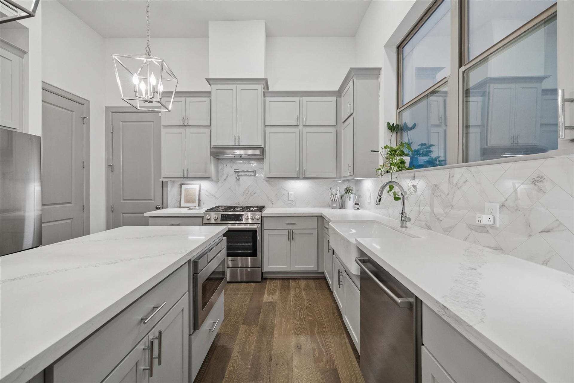 1907 W 25th Street, Houston, TX 77008 1907 W 25th Street, Houston, TX 77008