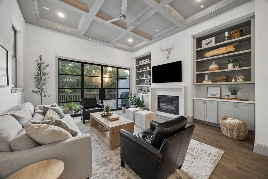 Property photo for 1907 W 25th Street, Houston, TX