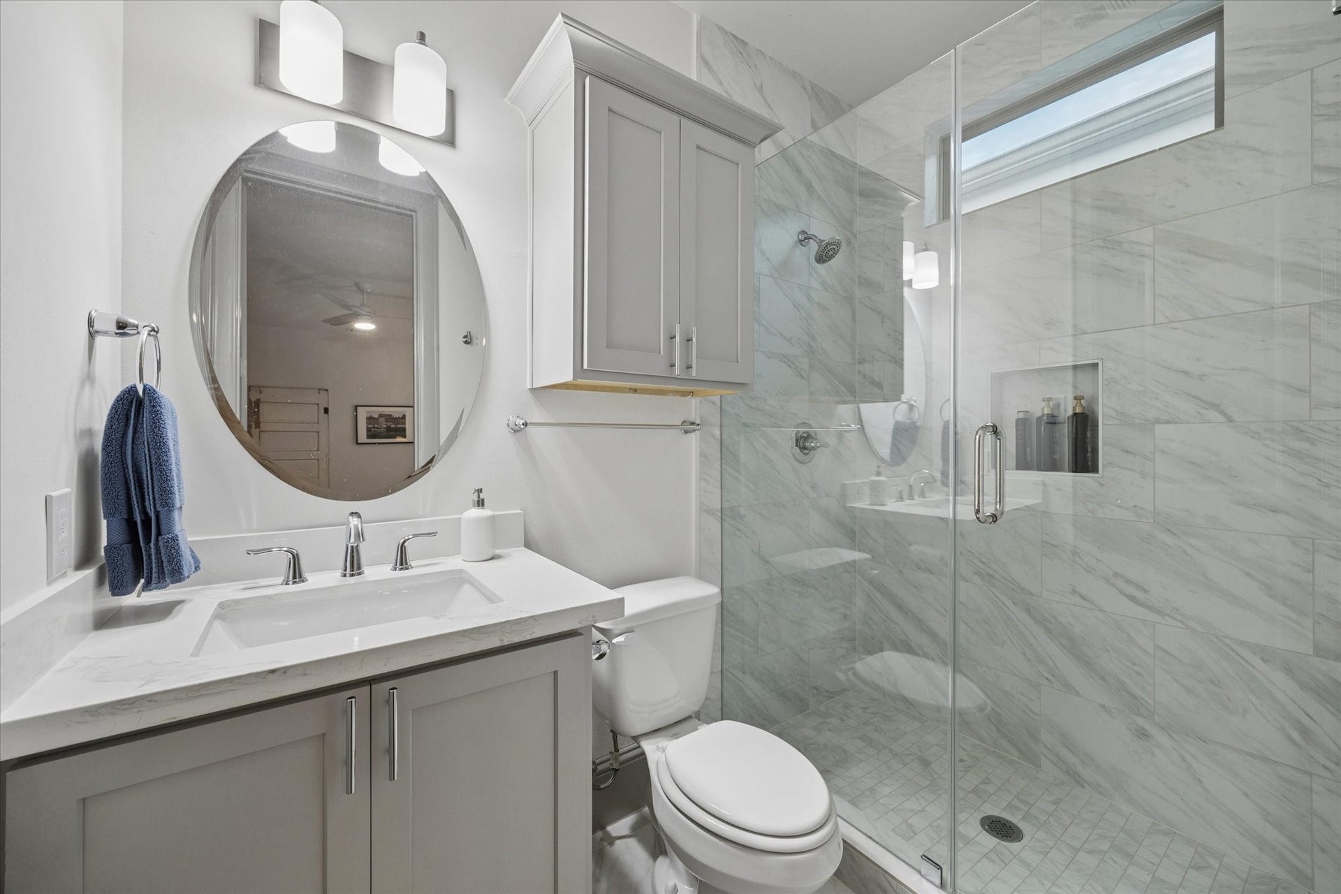 1907 W 25th Street, Houston, TX 77008 1907 W 25th Street, Houston, TX 77008