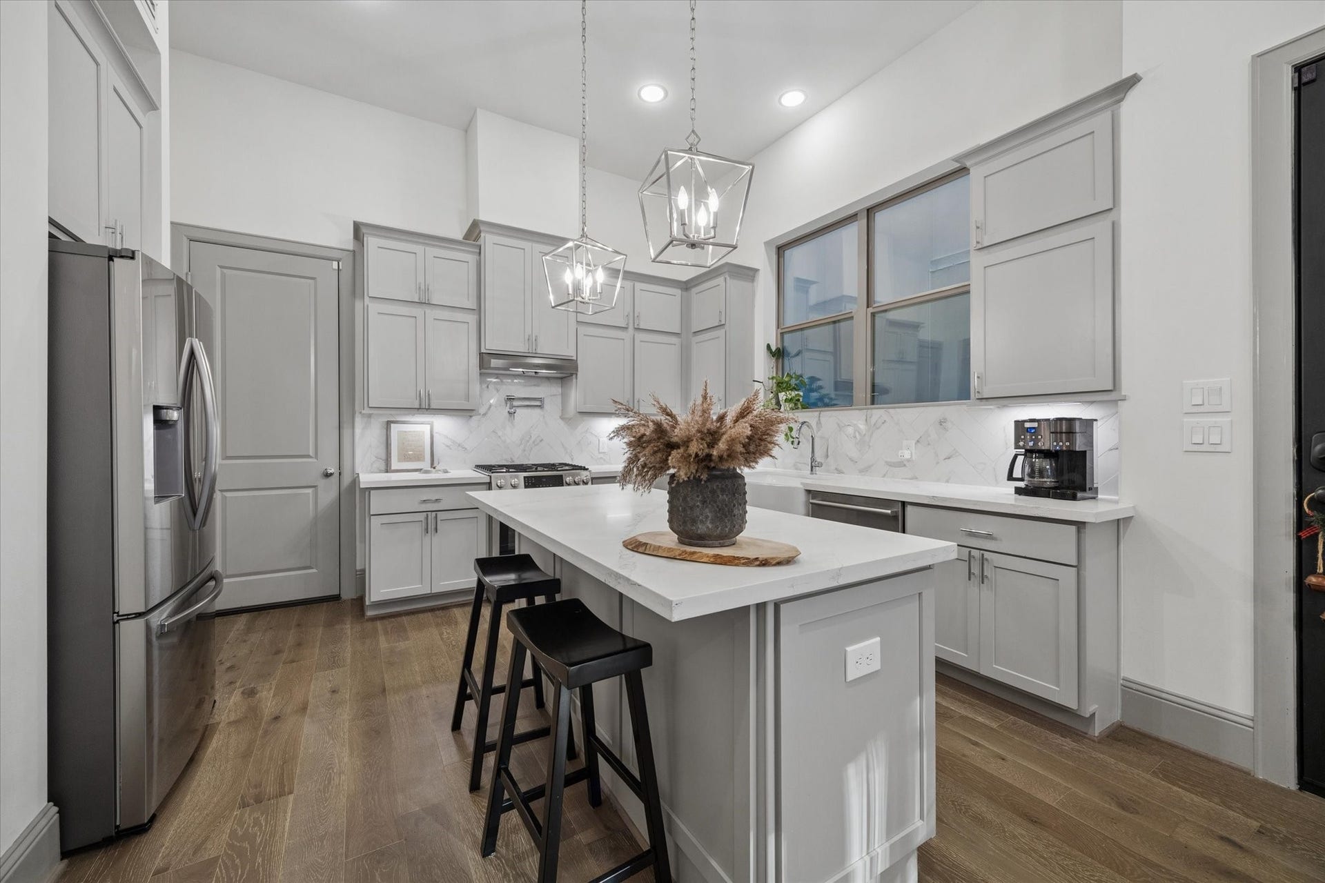 1907 W 25th Street, Houston, TX 77008 1907 W 25th Street, Houston, TX 77008