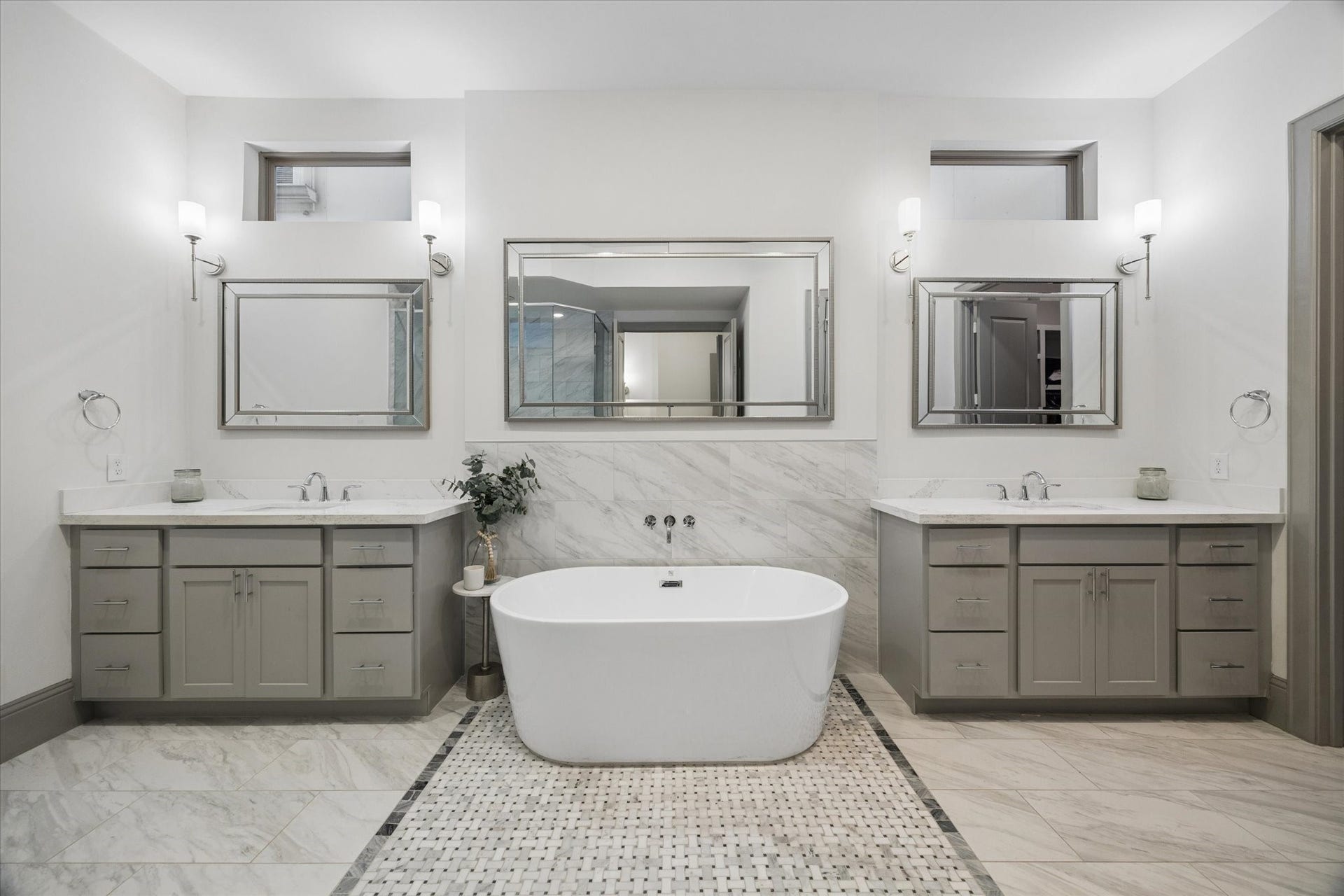1907 W 25th Street, Houston, TX 77008 1907 W 25th Street, Houston, TX 77008