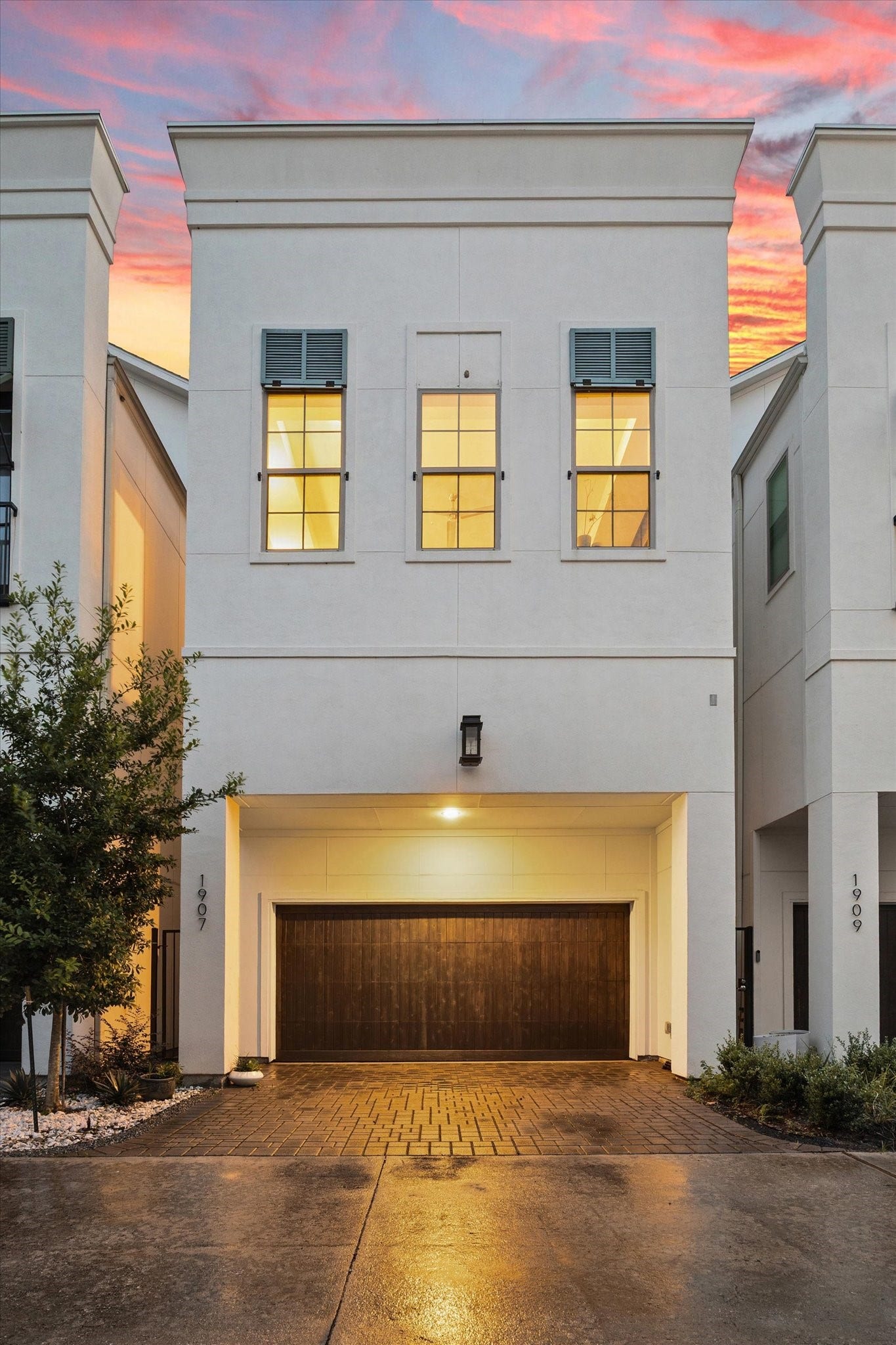 1907 W 25th Street, Houston, TX 77008 1907 W 25th Street, Houston, TX 77008