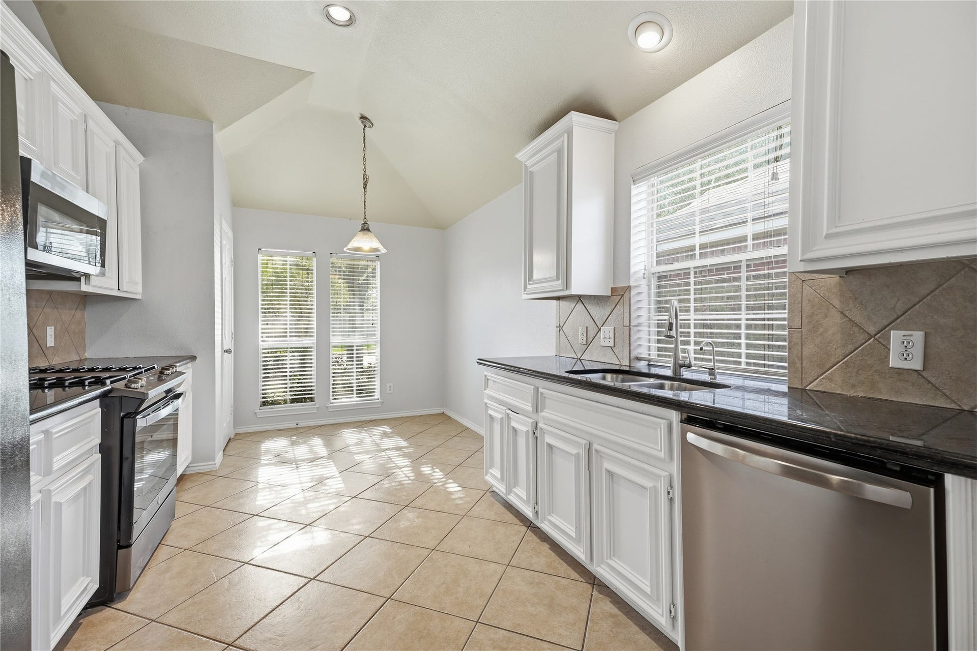 872 Rock Harbor Lane, League City, TX 77573 872 Rock Harbor Lane, League City, TX 77573