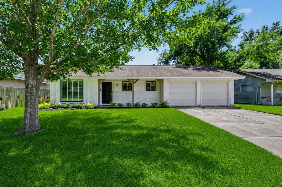Property photo for 7007 Sharpview Drive, Houston, TX