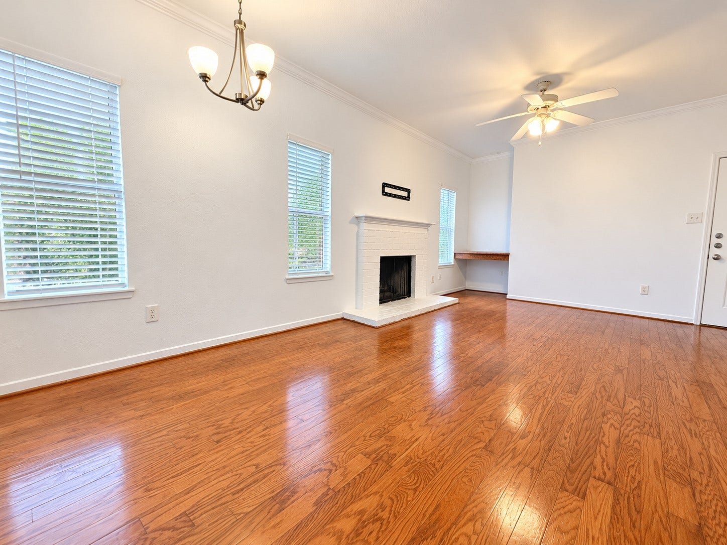 4041 Law Street, #606, Houston, TX 77005