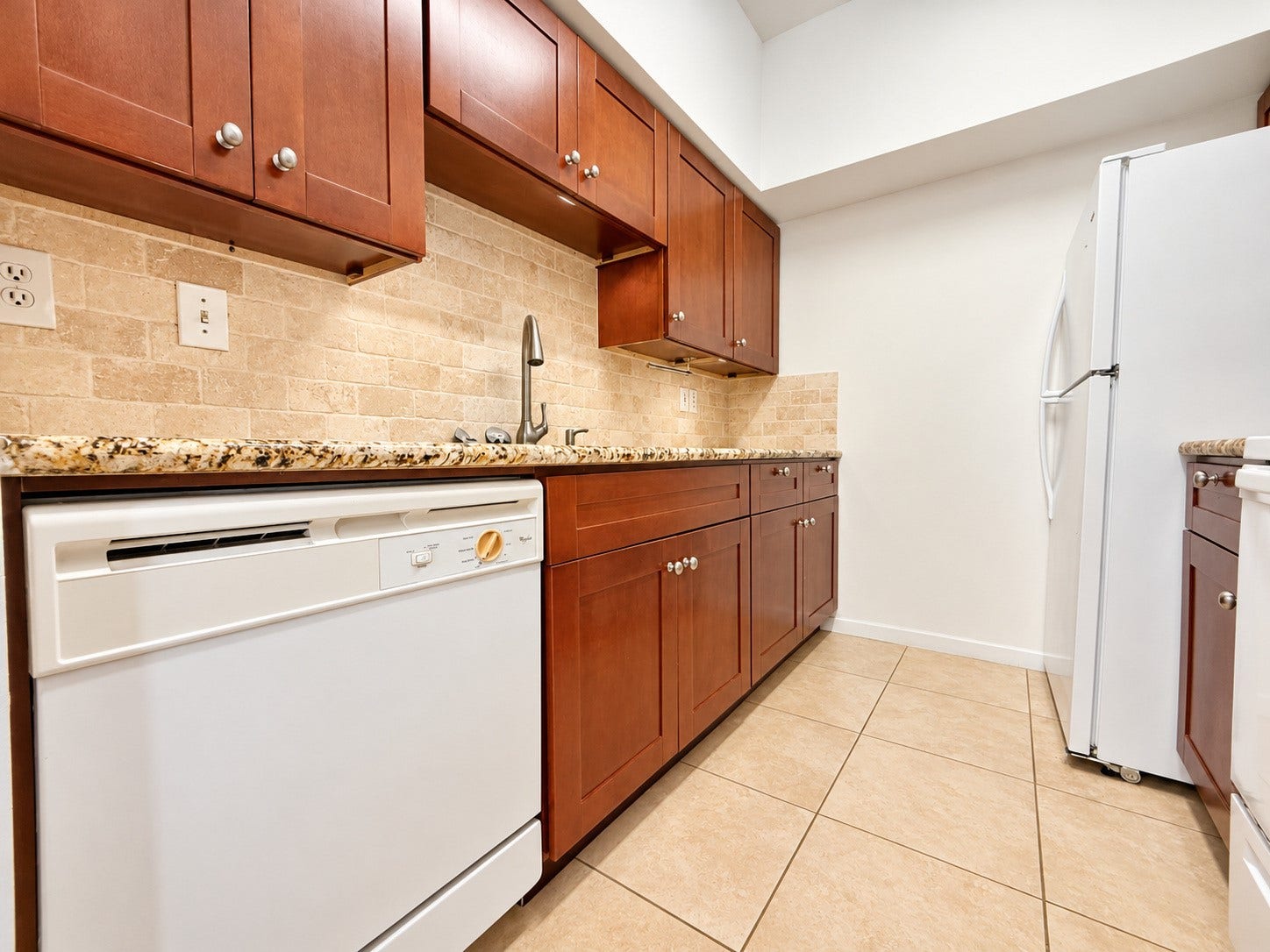 4041 Law Street, #606, Houston, TX 77005