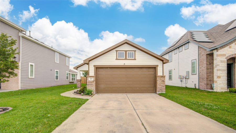 Property photo for 219 Lisa Marie Drive, Angleton, TX