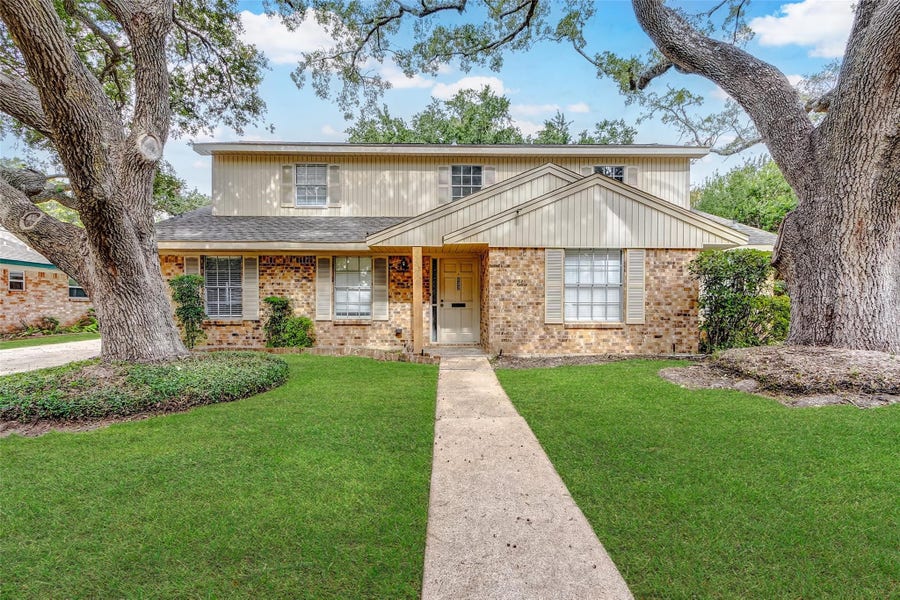 Property photo for 122 Camellia Street, Sugar Land, TX
