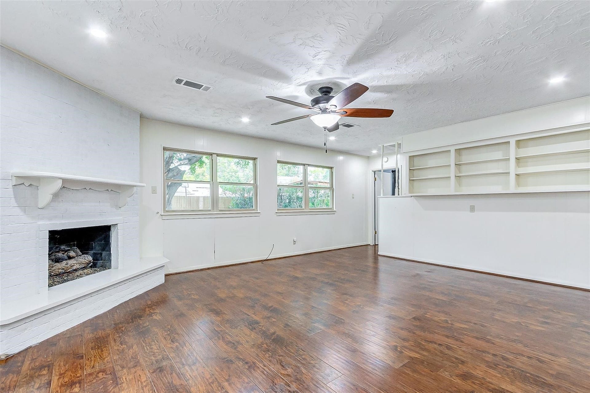 122 Camellia Street, Sugar Land, TX 77478 122 Camellia Street, Sugar Land, TX 77478