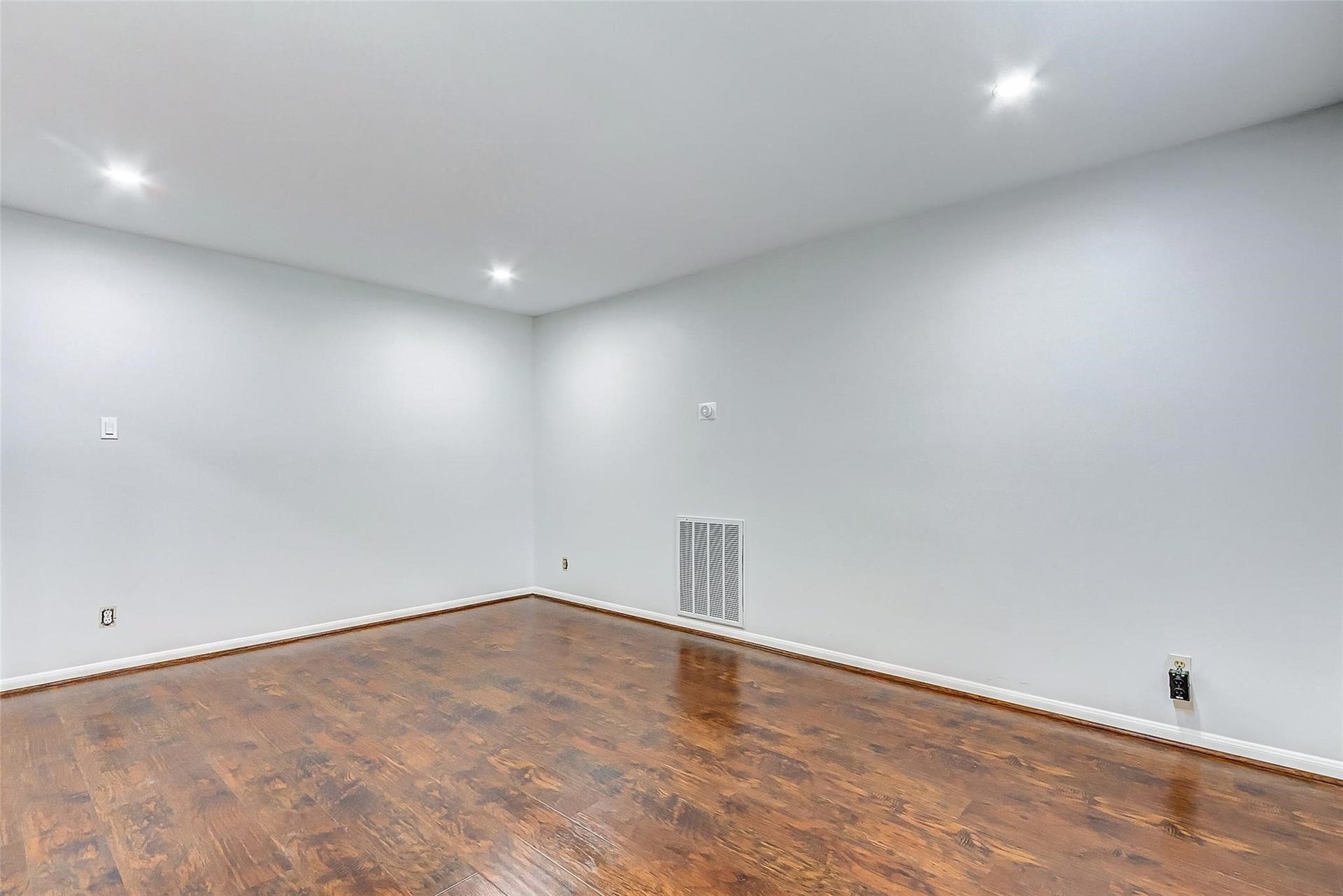 122 Camellia Street, Sugar Land, TX 77478 122 Camellia Street, Sugar Land, TX 77478