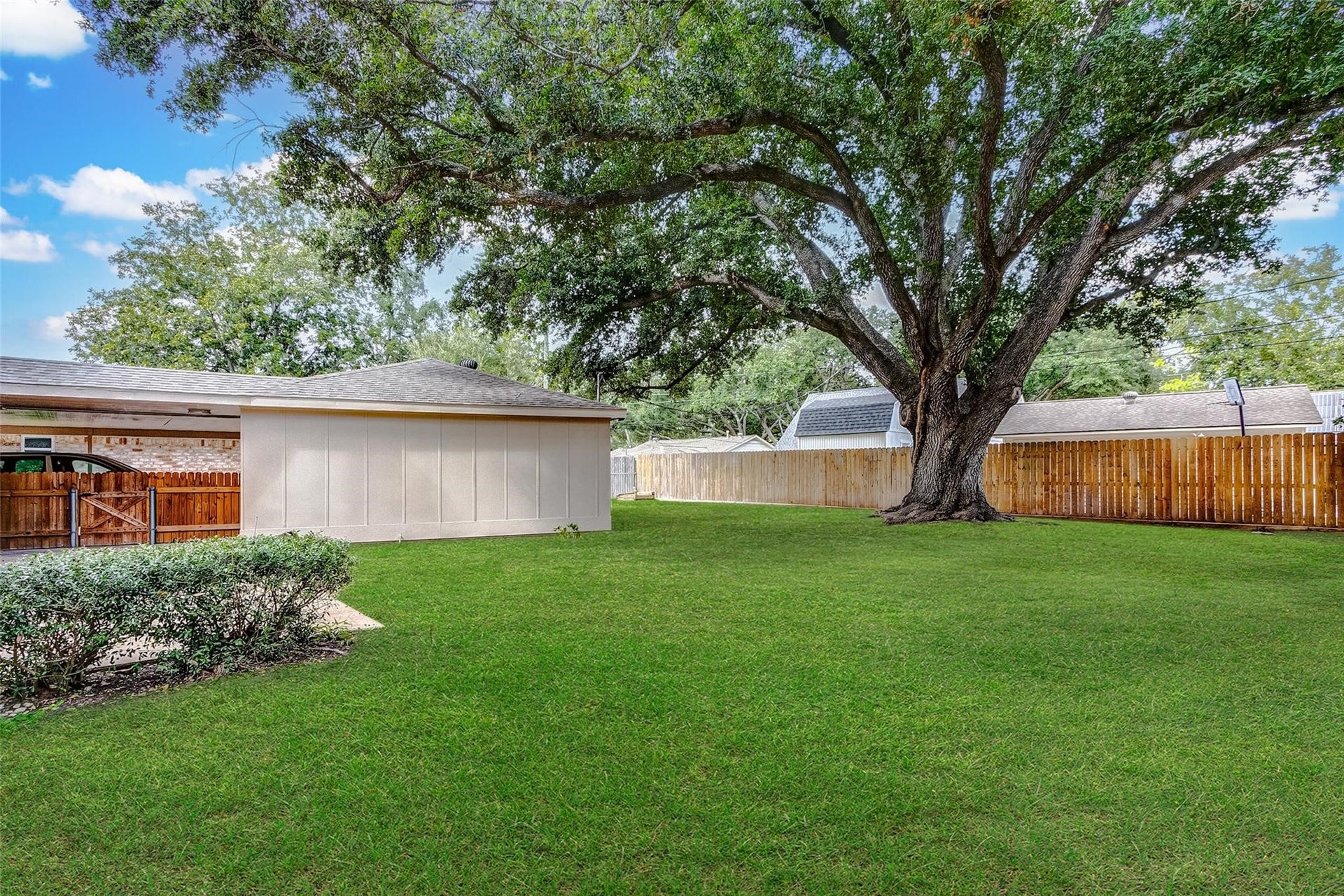 122 Camellia Street, Sugar Land, TX 77478 122 Camellia Street, Sugar Land, TX 77478