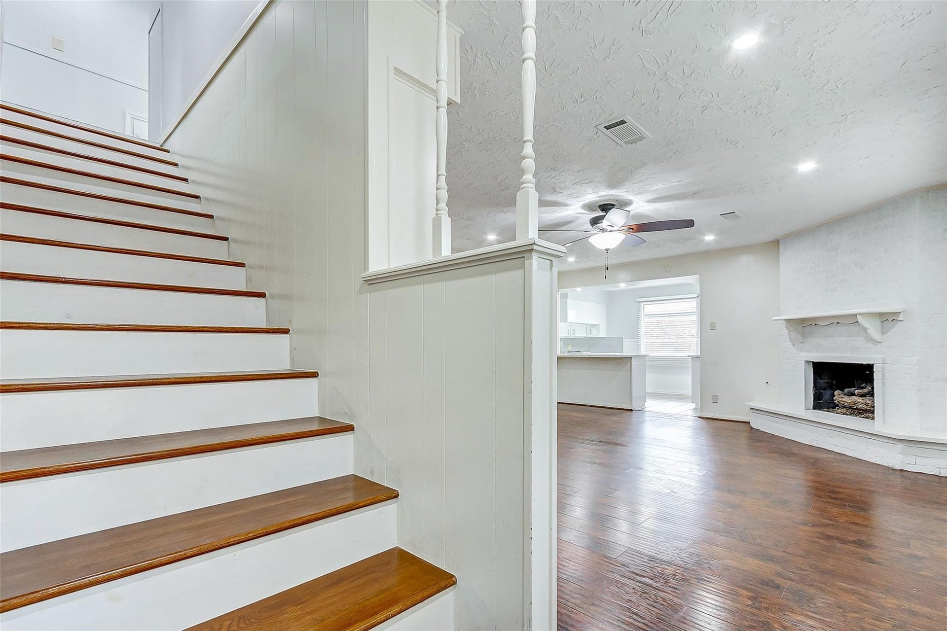 122 Camellia Street, Sugar Land, TX 77478 122 Camellia Street, Sugar Land, TX 77478