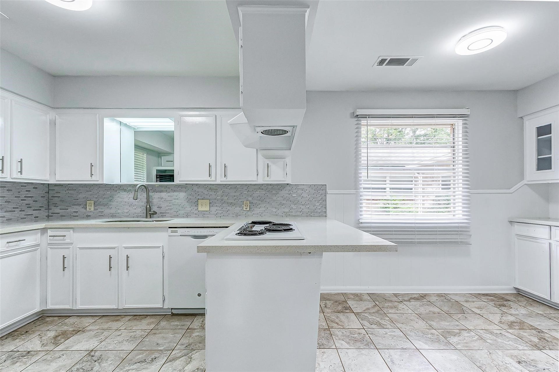 122 Camellia Street, Sugar Land, TX 77478 122 Camellia Street, Sugar Land, TX 77478