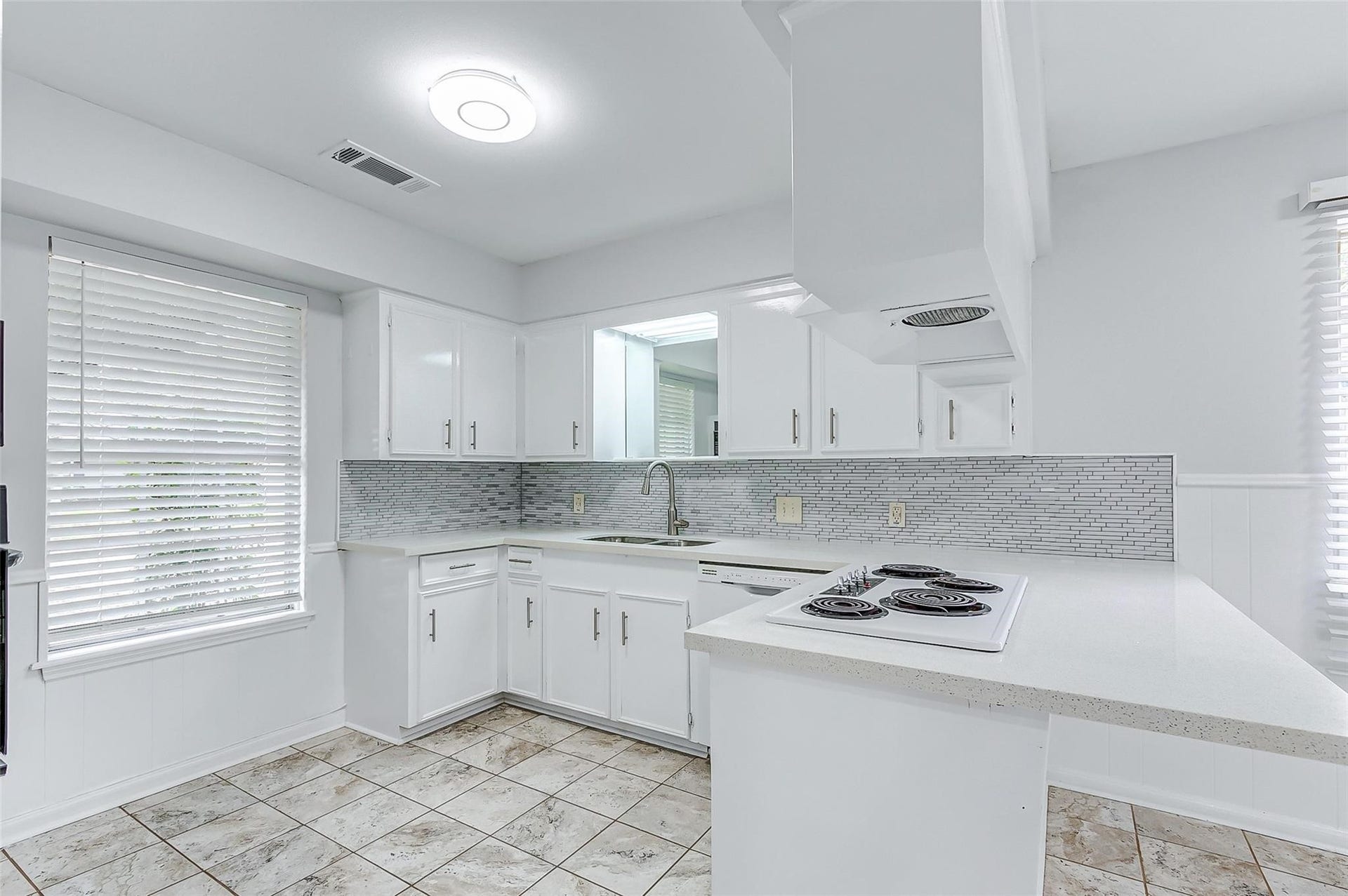 122 Camellia Street, Sugar Land, TX 77478 122 Camellia Street, Sugar Land, TX 77478