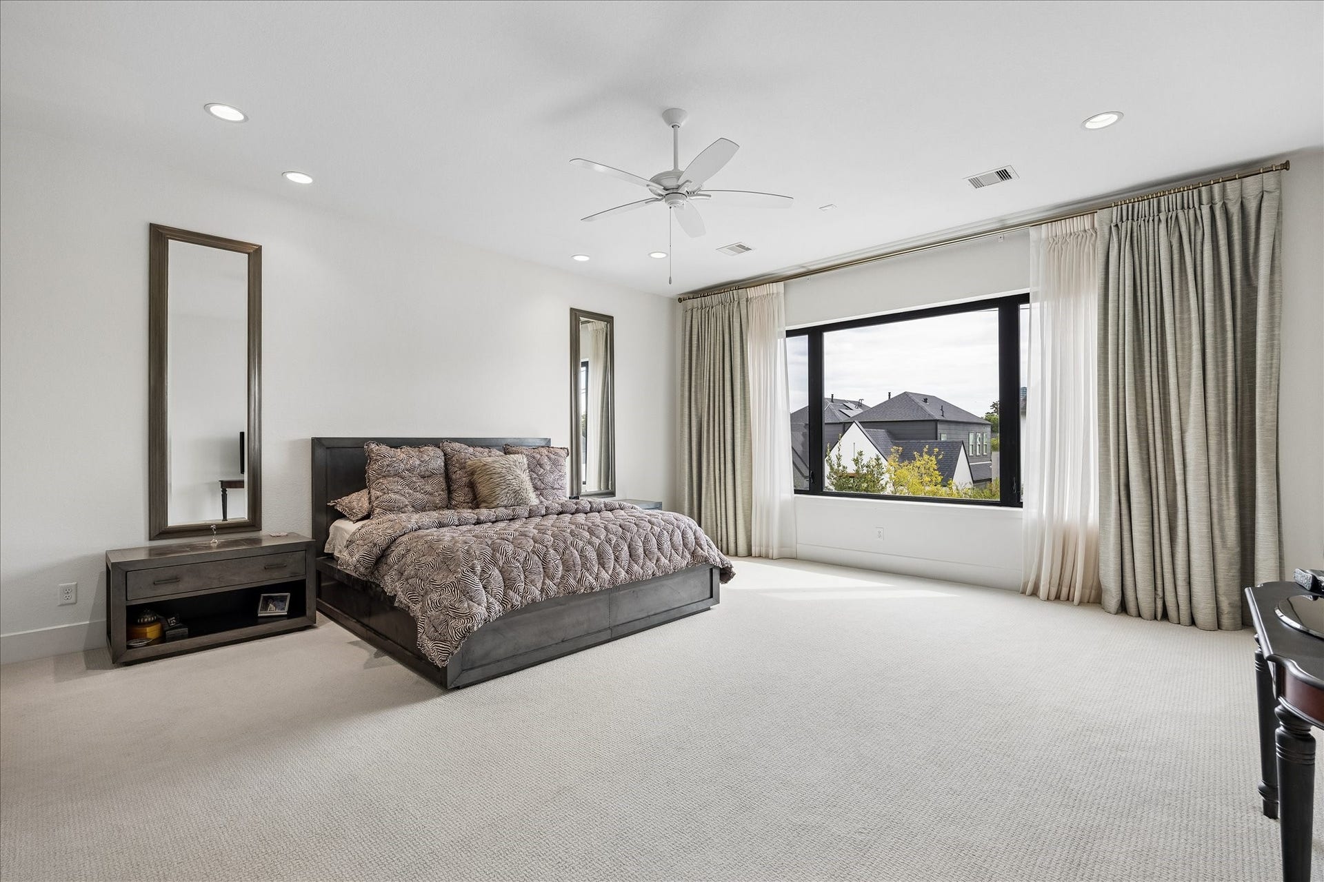 1526 Vermont Street, Houston, TX 77006 1526 Vermont Street, Houston, TX 77006