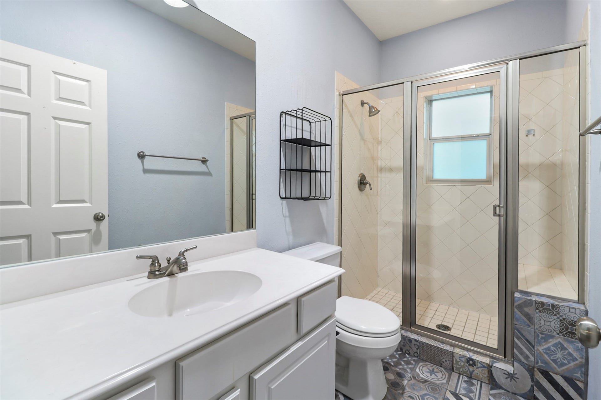 1828 Fletcher Street, Houston, TX 77009 2nd Floor -guest bathroom 2