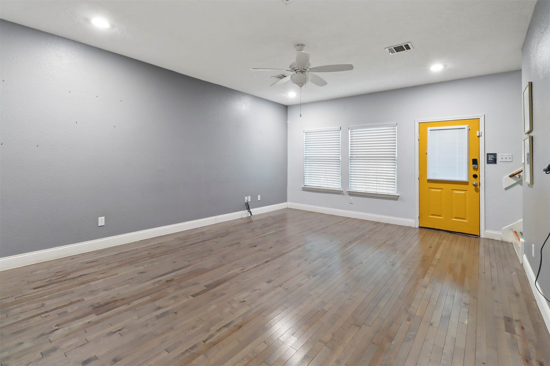 1828 Fletcher Street, Houston, TX 77009 1st floor Livingroom