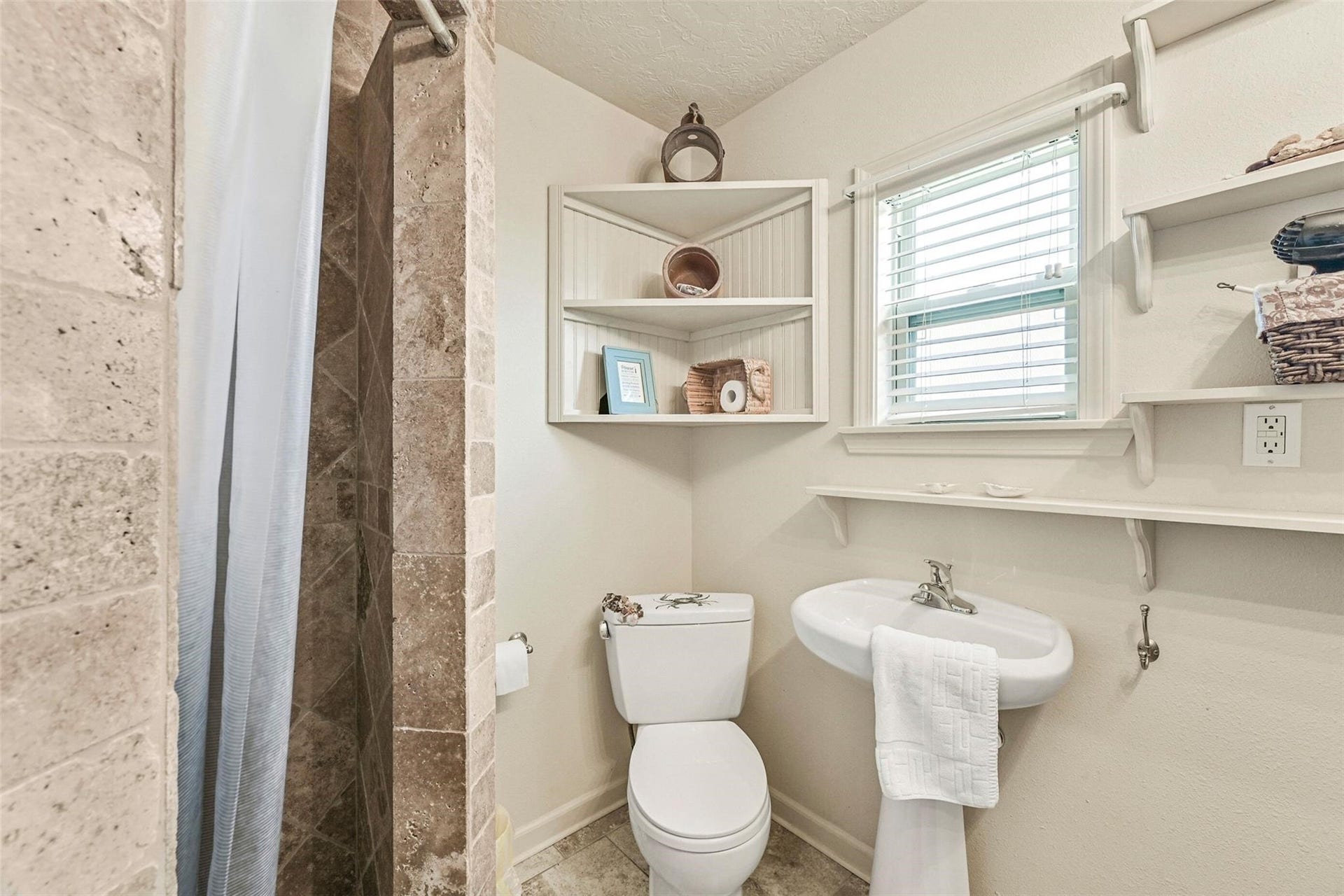 22818 Buena Street, Galveston, TX 77554 22818 Buena Street, Galveston, TX 77554