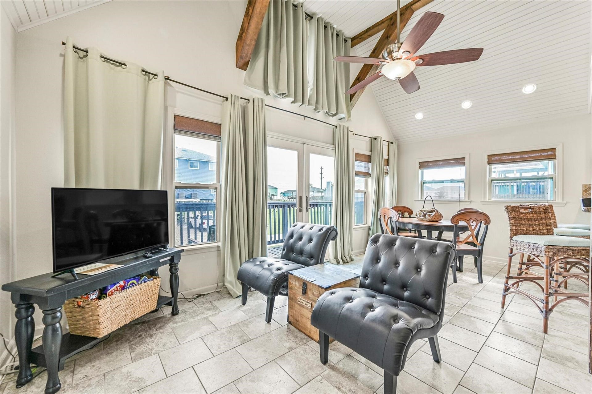 22818 Buena Street, Galveston, TX 77554 22818 Buena Street, Galveston, TX 77554