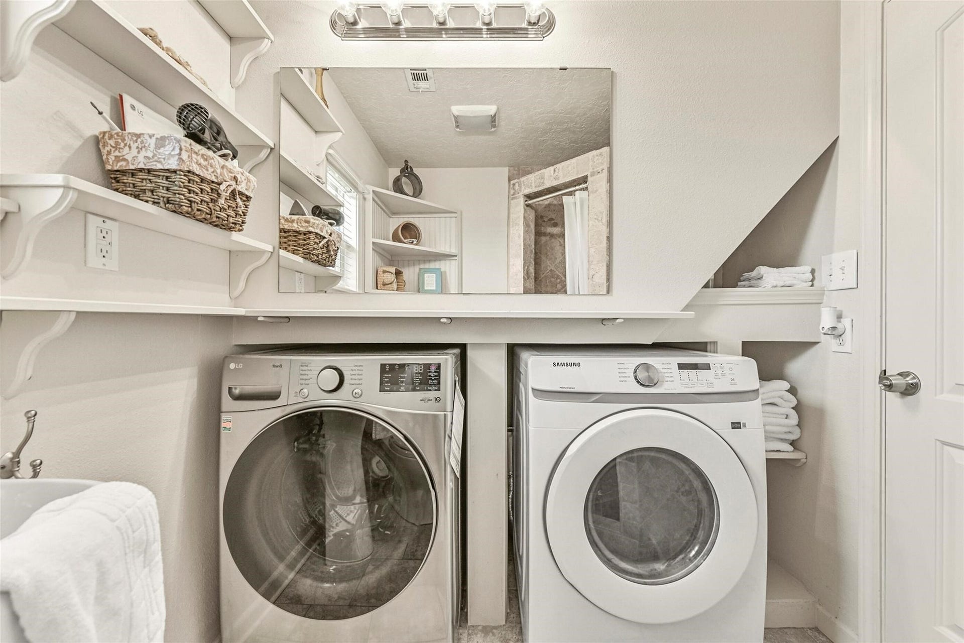 22818 Buena Street, Galveston, TX 77554 22818 Buena Street, Galveston, TX 77554