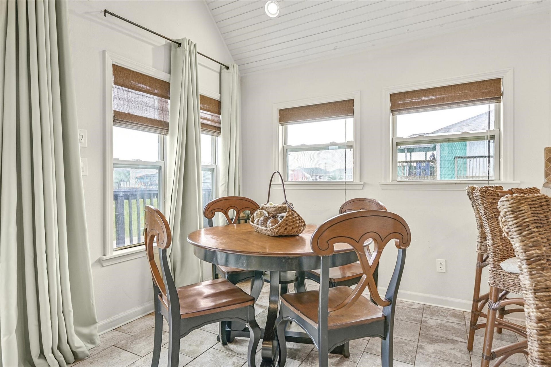 22818 Buena Street, Galveston, TX 77554 22818 Buena Street, Galveston, TX 77554