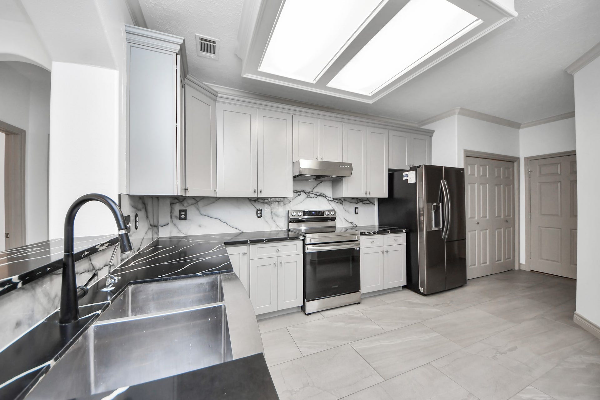 2027 Marchwood Manor Drive, Houston, TX 77090 2027 Marchwood Manor Drive, Houston, TX 77090