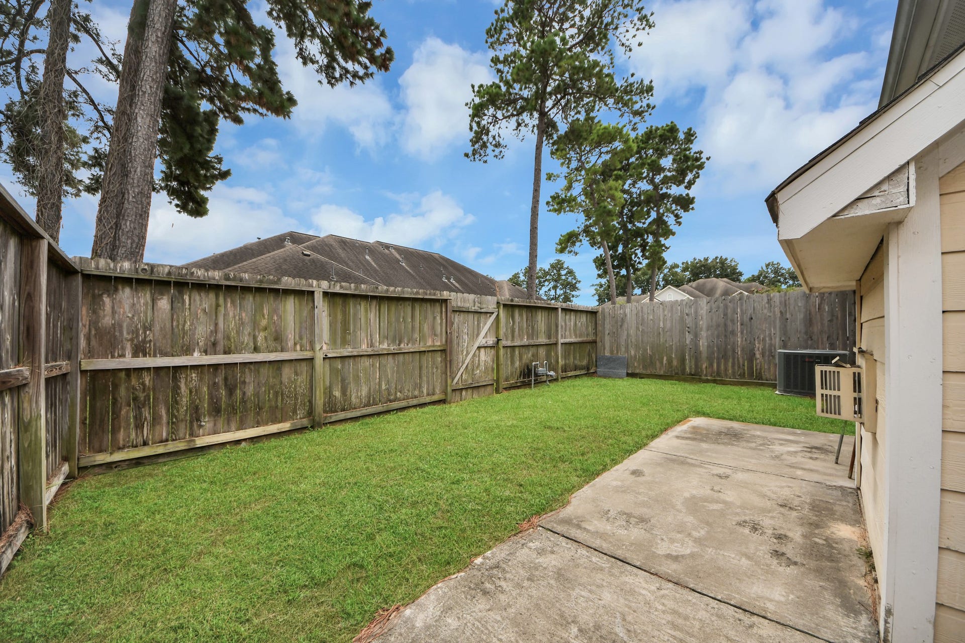 2027 Marchwood Manor Drive, Houston, TX 77090 Background