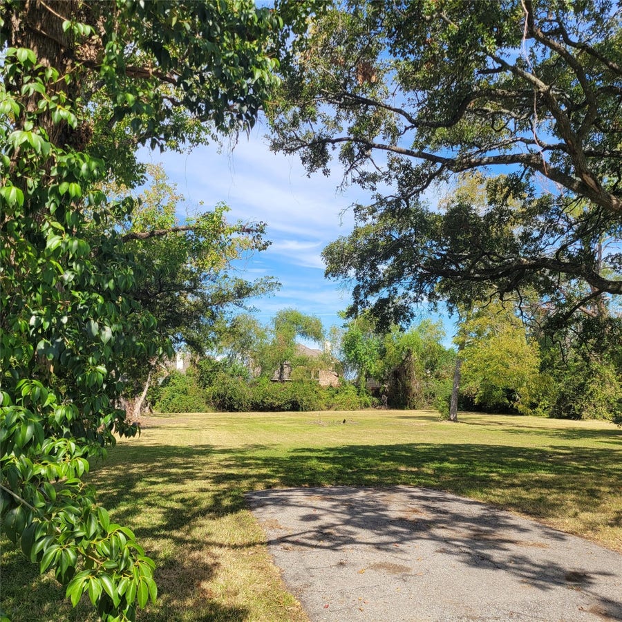 Property photo for 1018 E Meyer Road, Seabrook, TX