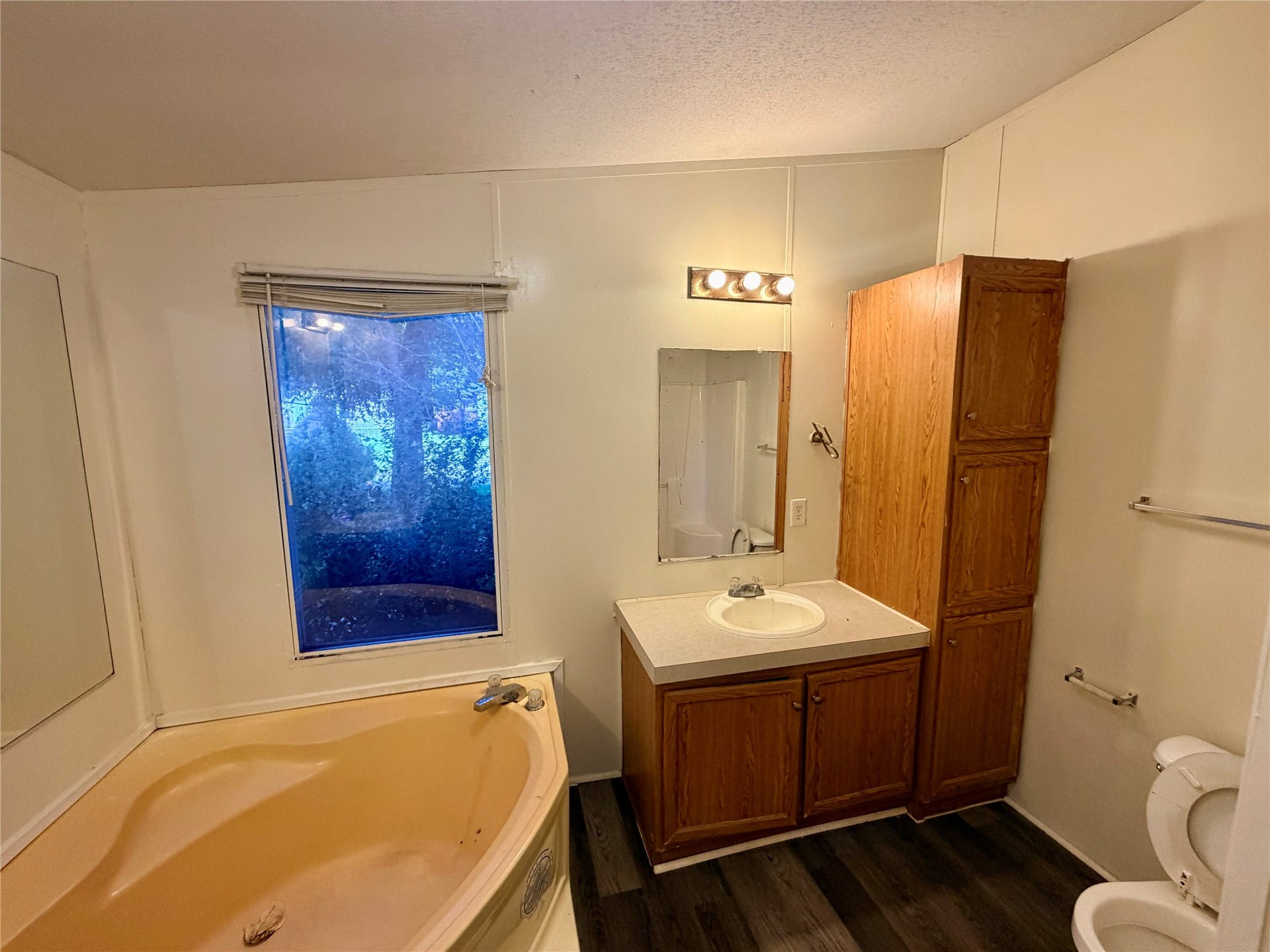 810 Mercedes Benz Court, Humble, TX 77396 810 Mercedes Benz Court, Humble, TX 77396