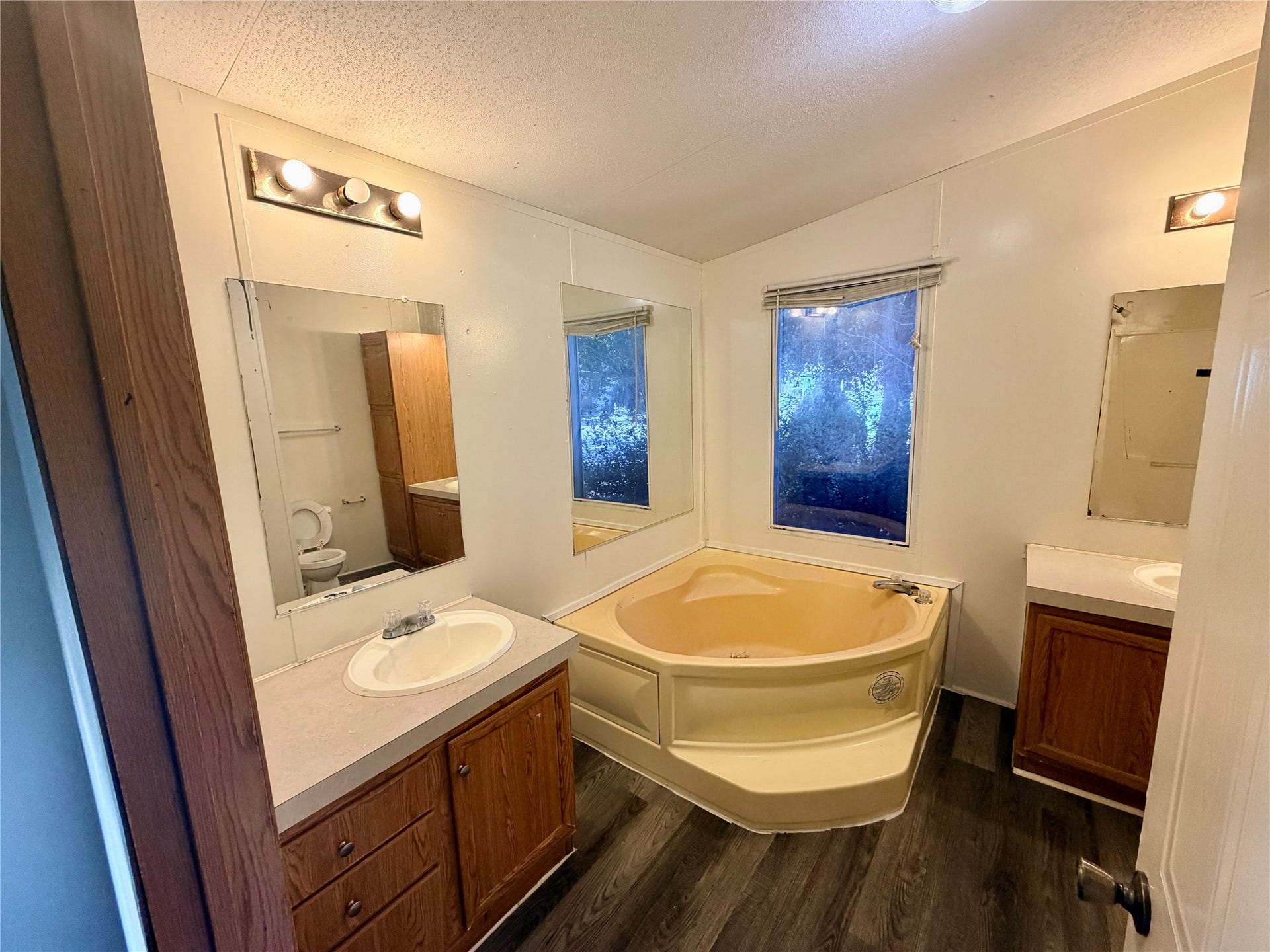 810 Mercedes Benz Court, Humble, TX 77396 810 Mercedes Benz Court, Humble, TX 77396