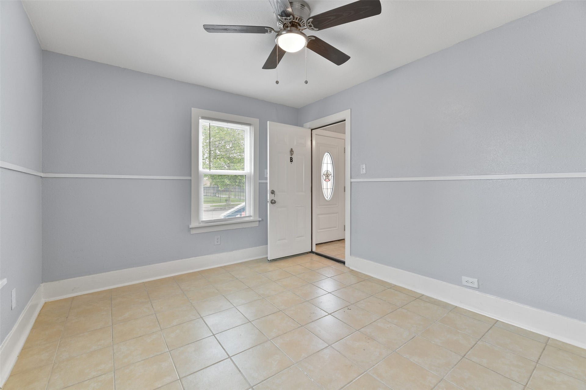 Unit B - Living area