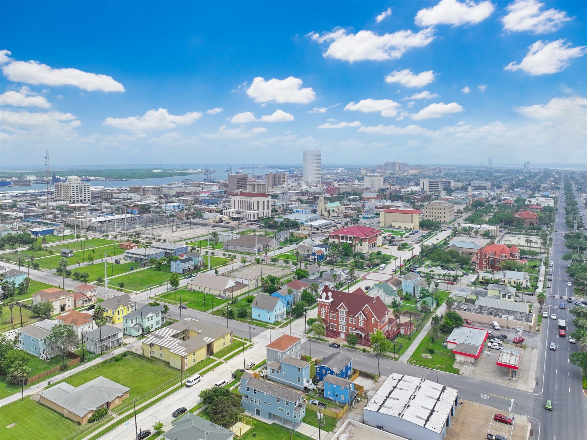 909 28th Street, Galveston, TX 77550