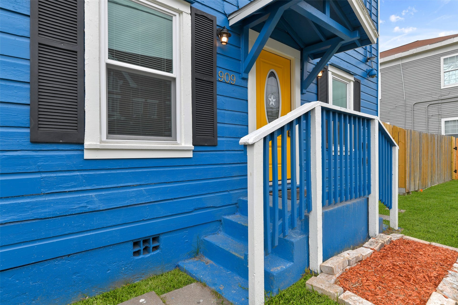 909 28th Street, Galveston, TX 77550