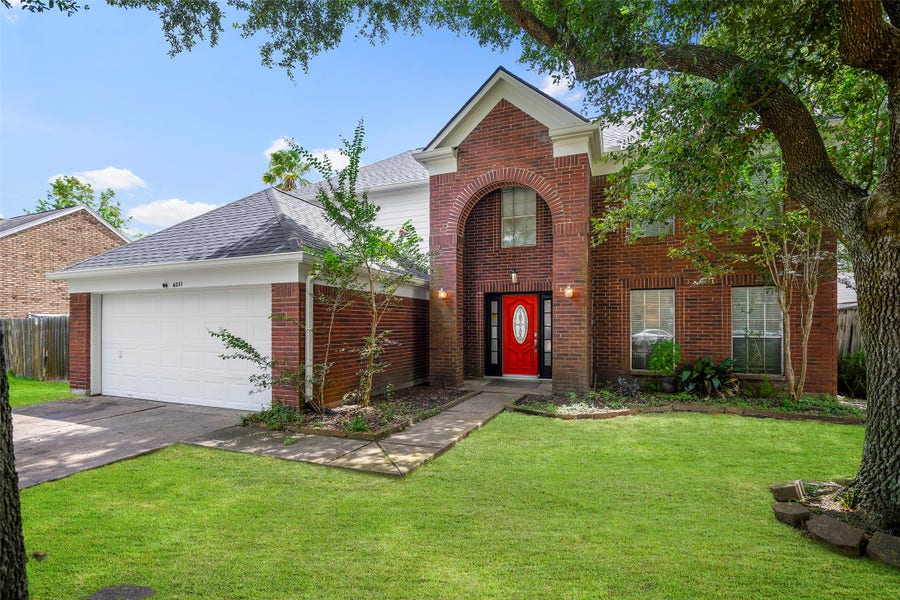 Property photo for 4011 Cedarwood Drive, Pearland, TX
