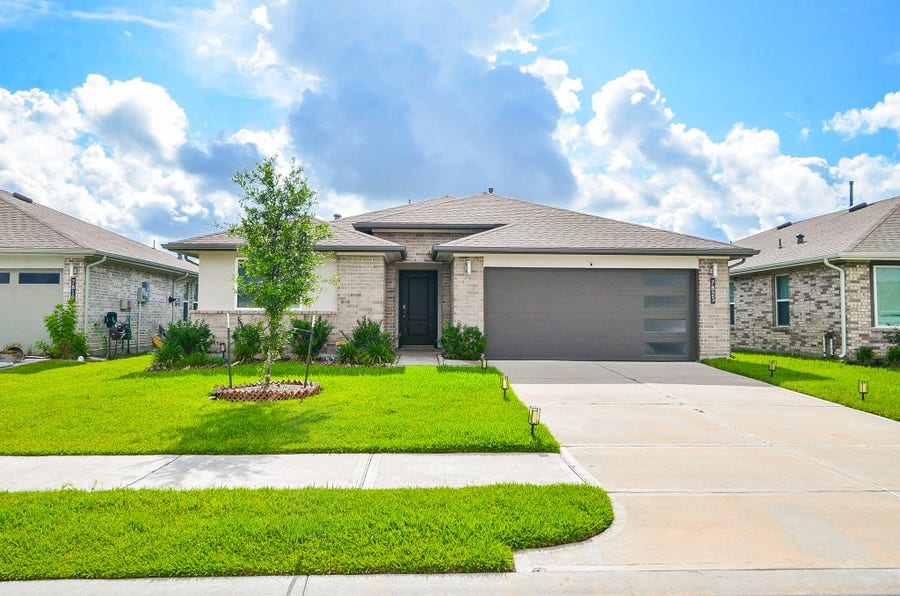 Property photo for 7823 Brushwood Drive, Rosharon, TX