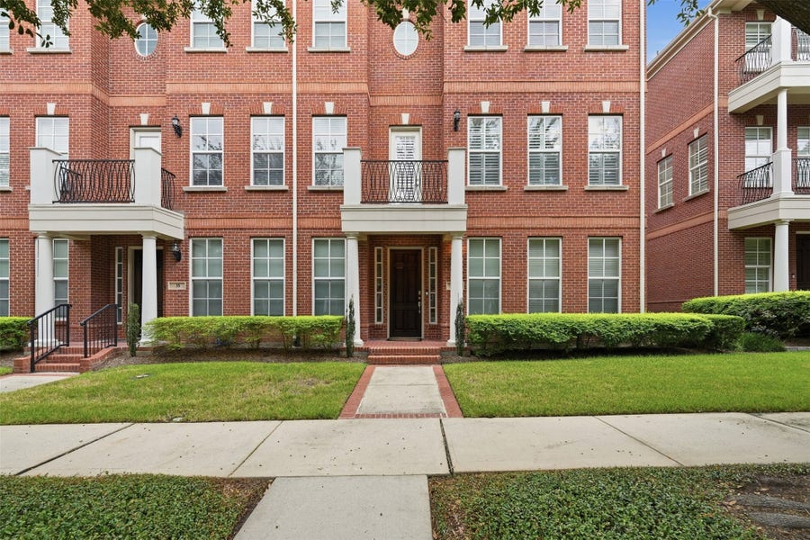 Property photo for 39 Islewood Boulevard E, The Woodlands, TX