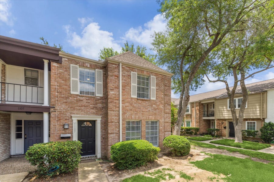 Property photo for 1107 Country Place Drive, Houston, TX