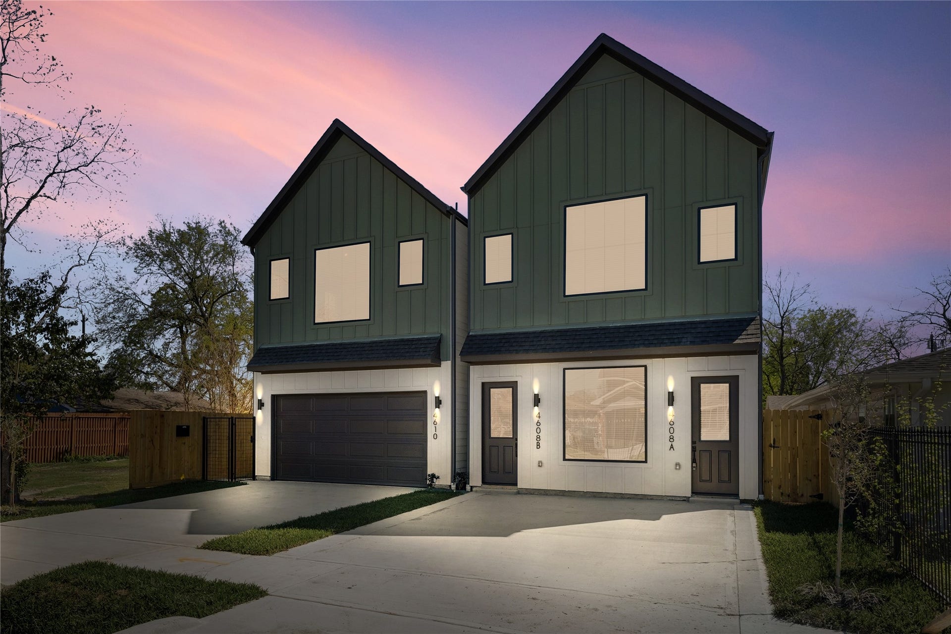 4610 Gunter Street, Houston, TX 77020 Modern farmhouse exterior with clean lines, private driveway, and a attached 2-car garage.