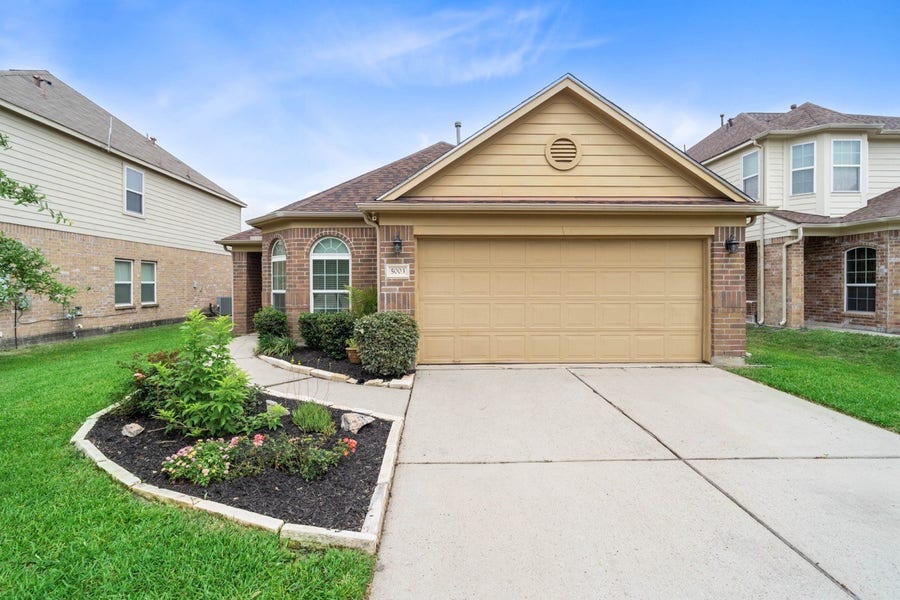 Property photo for 5003 Forest Hurst Glen, Spring, TX