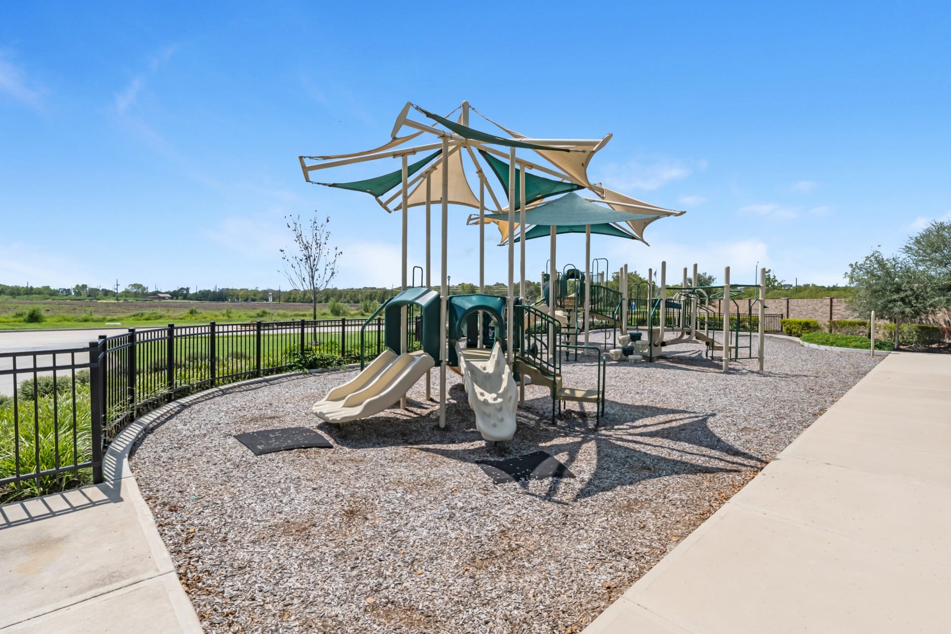 819 Orchard Vale Road, Rosharon, TX 77583