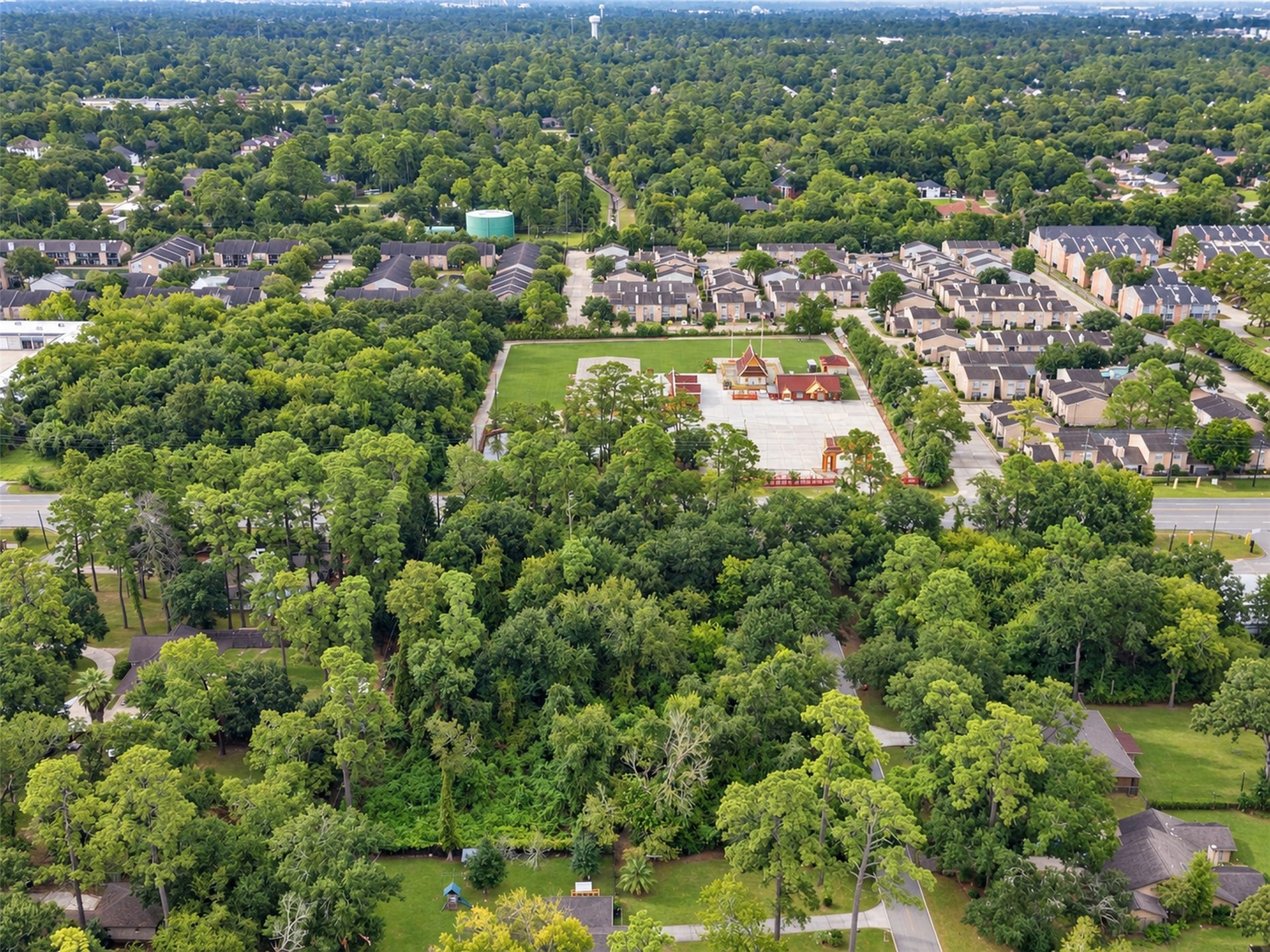 000 Creekhickory Road, Houston, TX 77068
